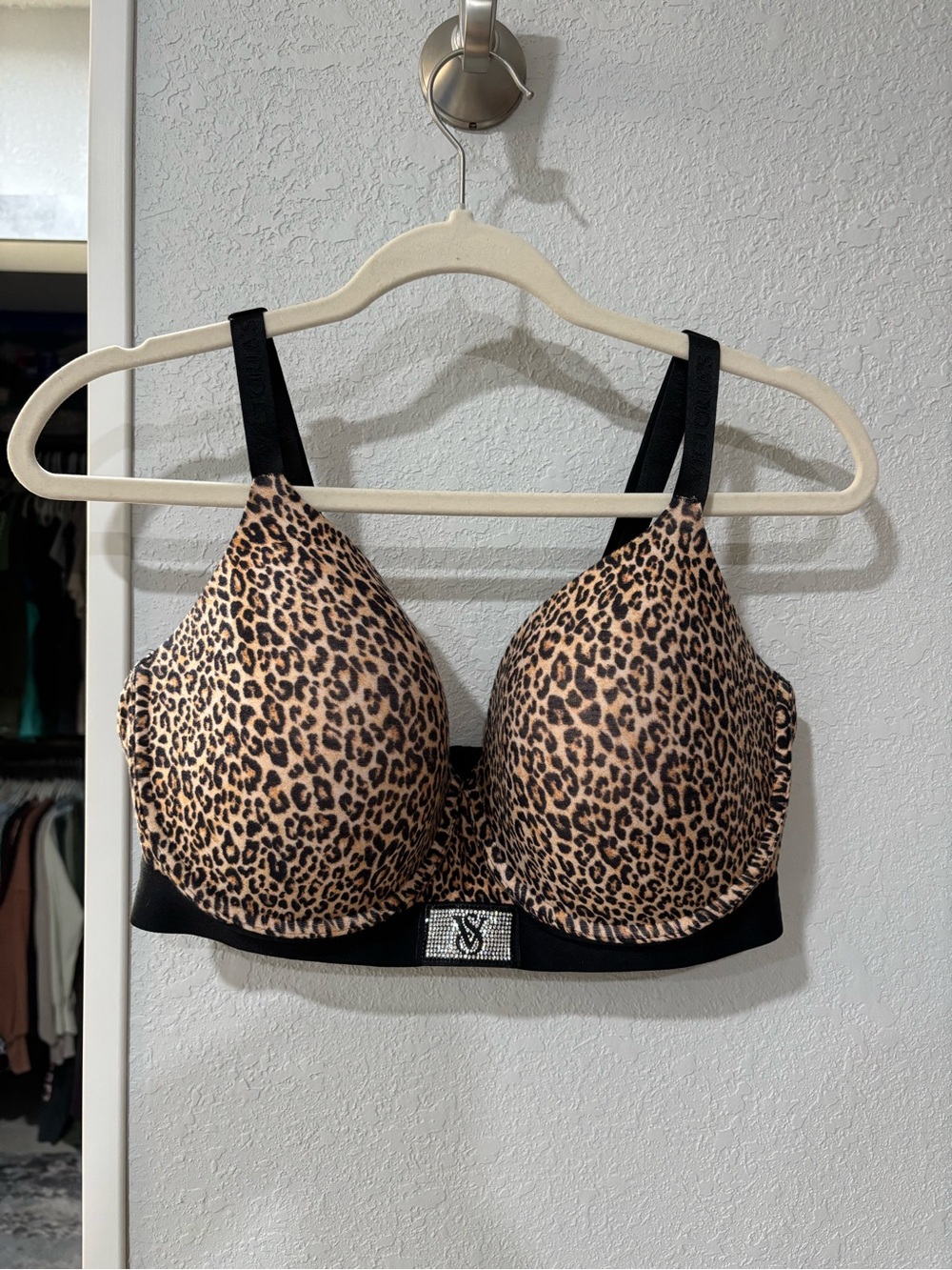 Victoria's Secret The T-shirt Shine Patch Lightly Lined Demi Bra